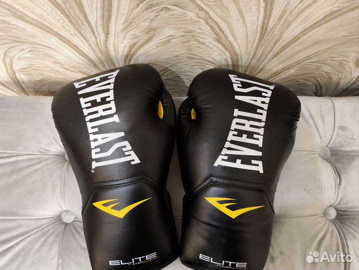 Боксерские перчатки Everlast 14 oz