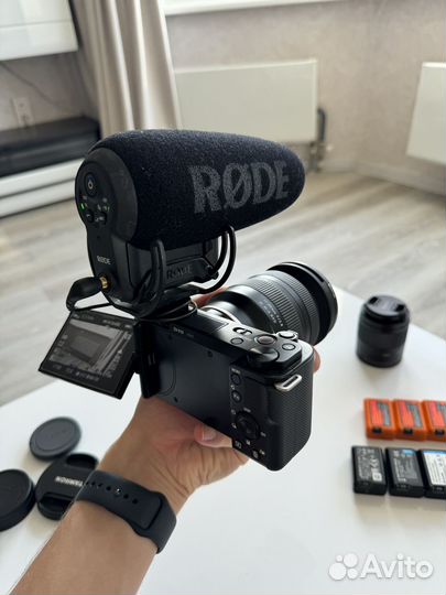 Камера sony ZV-E10 + Tamron 11-20mm + Sony 50mm