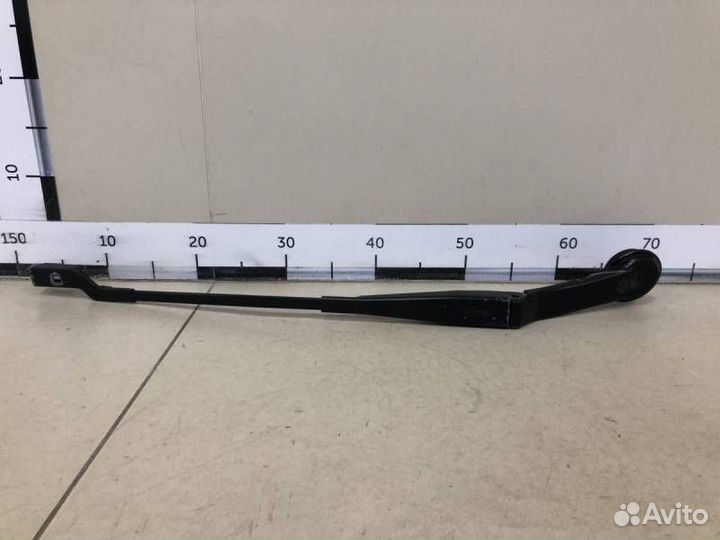 Поводок стеклоочистителя передний правый Ford Focu