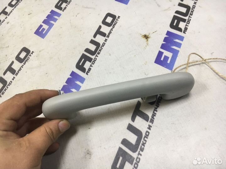 Ручка потолочная задняя левая Киа Рио 4