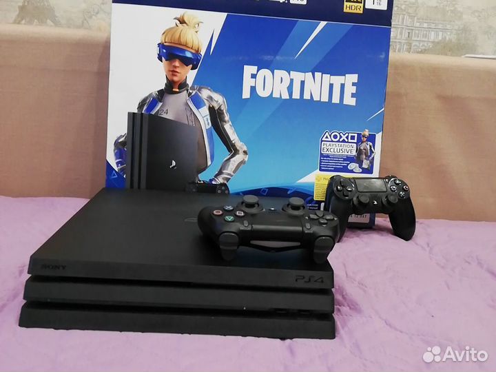 Sony PS4 (1TB) PRO CUH:7208B + 2 Геймпада + Игры