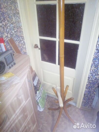 Вешалка напольная дерево