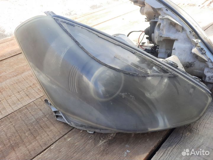 Фары Toyota Caldina ZZT-241