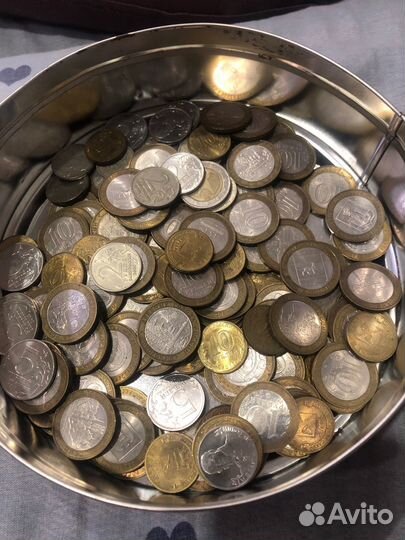 Юбилейные монеты