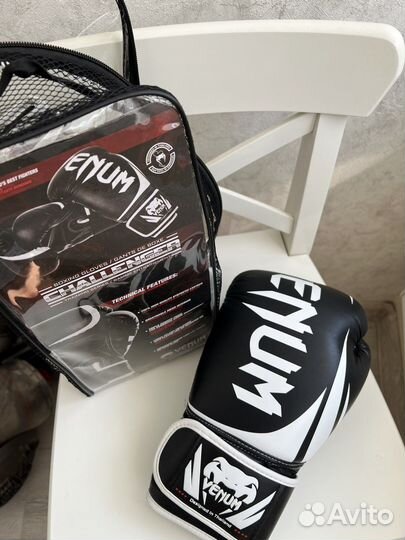 Перчатки для единоборств