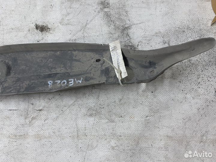 Накладка пыльник крыла mercedes w211 левый