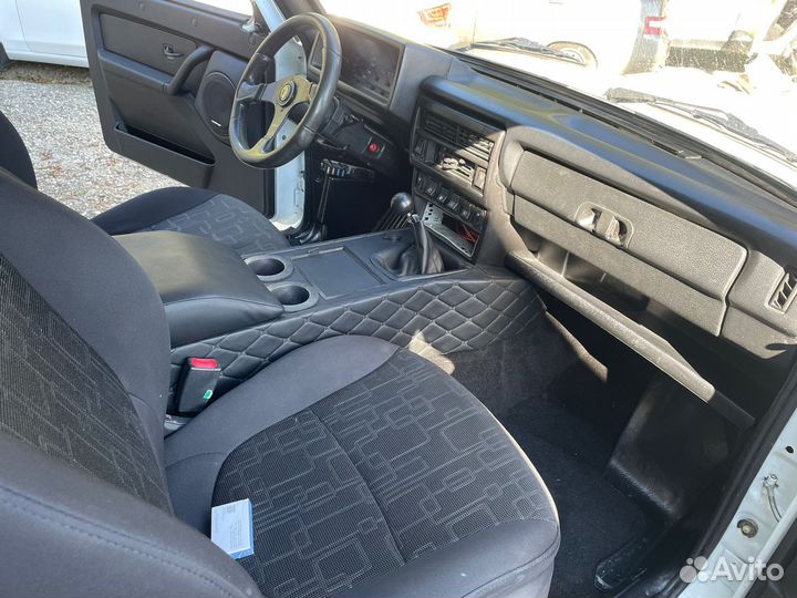 Подлокотник (консоль ) нива