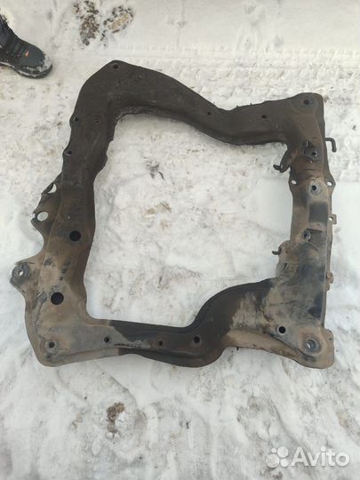 Подрамник daihatsu yrv 1.3 k3-ve
