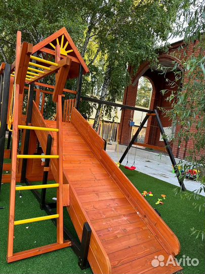 Детская площадка с горкой