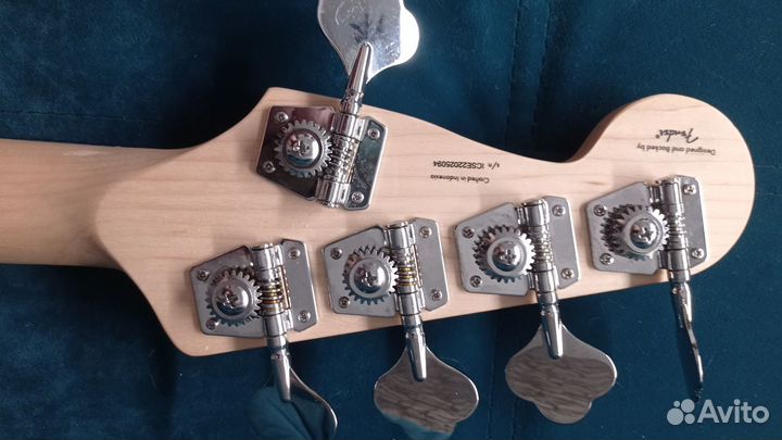 Бас гитара 5 струн