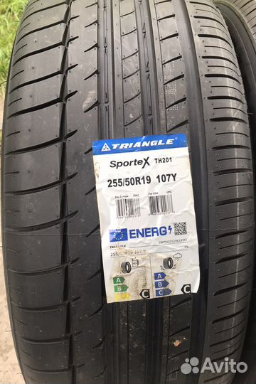 Triangle TH201 255/50 R19 и 285/45 R19 109Y