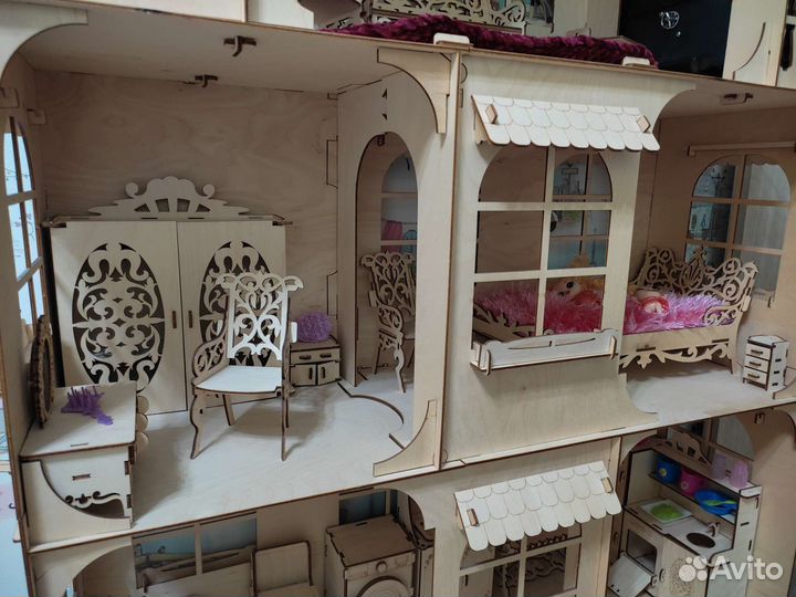 Кукольный домик с мебелью