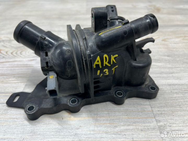 Корпус термостата Renault Arkana пробег 46 H5HA450