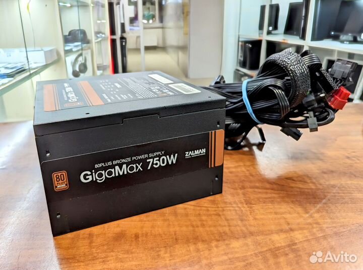 Блок питания 750 ватт. Zalman GigaMax 80+