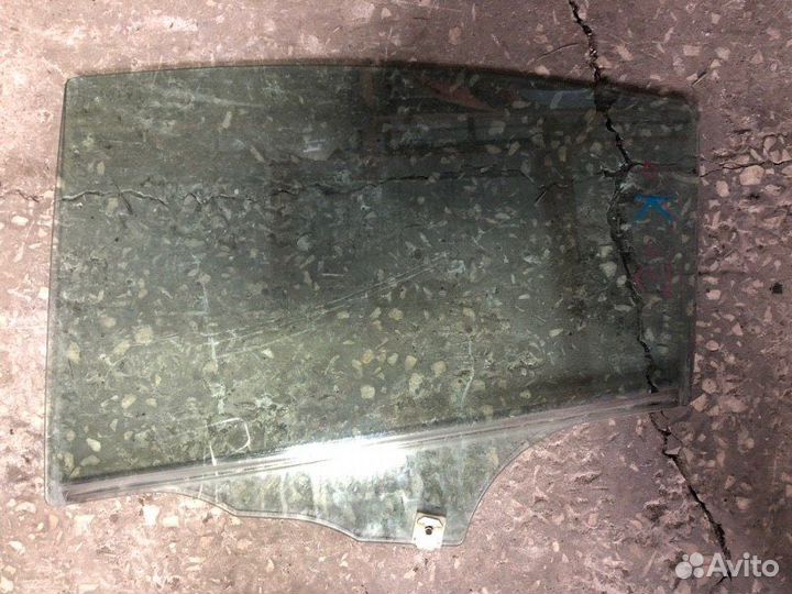 Стекло двери заднее левое Mazda 3 BK 2008