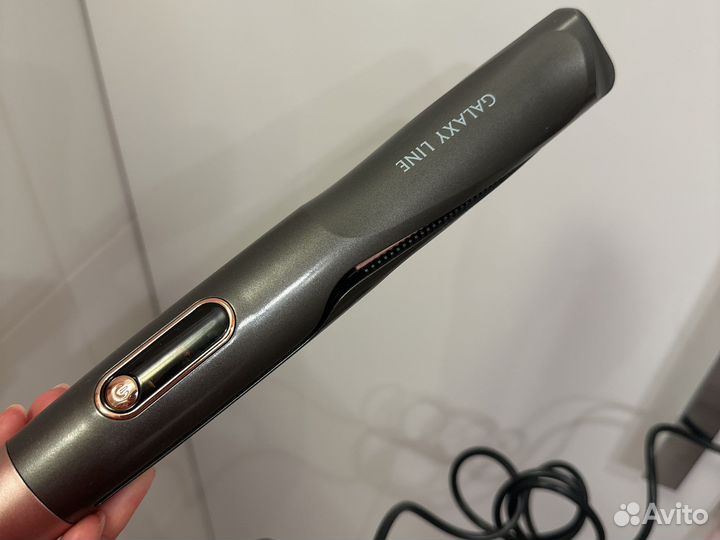 Выпрямитель для волос новый