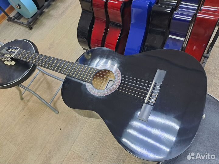 Гитара классическая чёрная