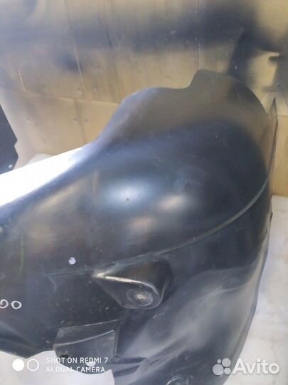 Подкрылок перед левый Chevrolet Tahoe 3