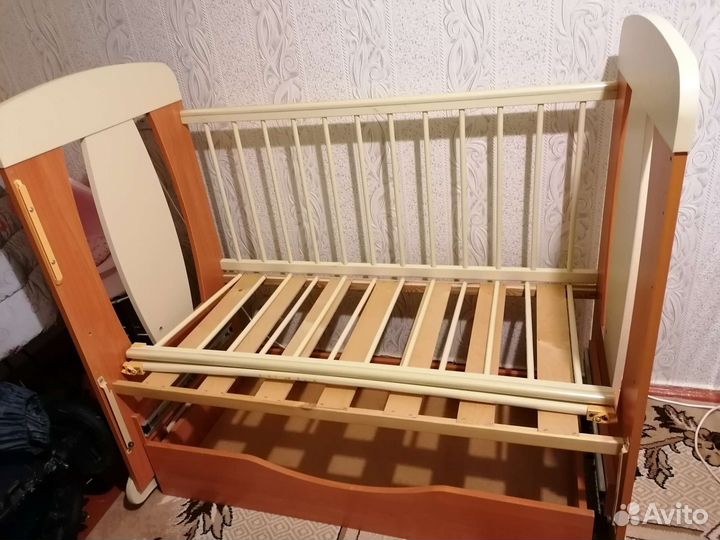 Детская кроватка