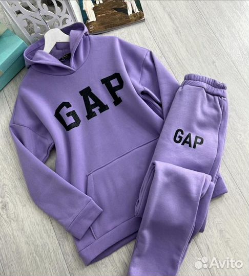 Женский спортивный костюм