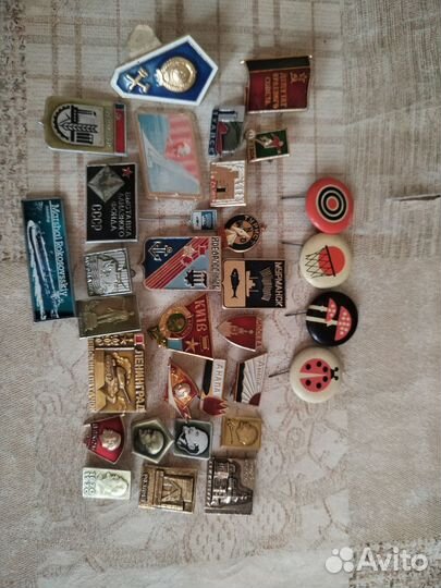 Значки кучкой