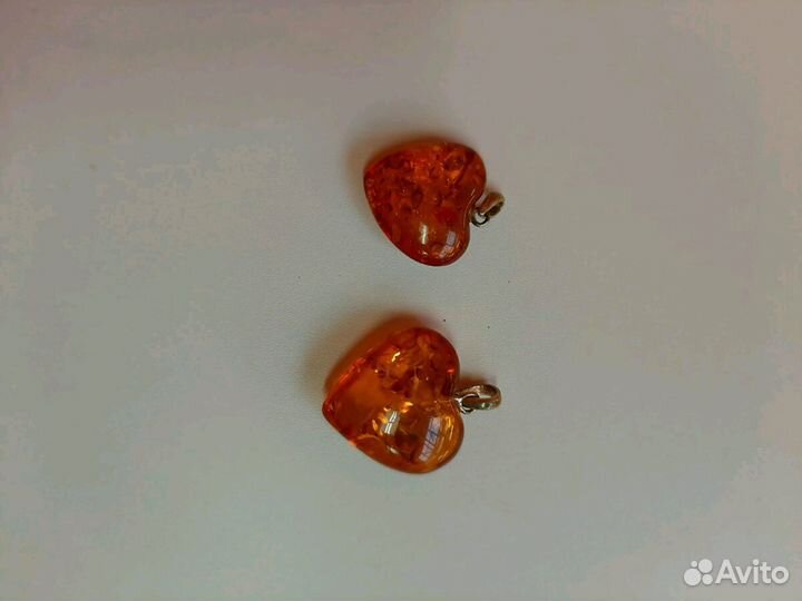 Кулон из янтаря