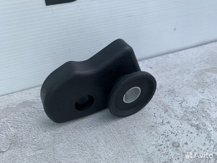 Направляющая переднего бампера Mercedes A221880023