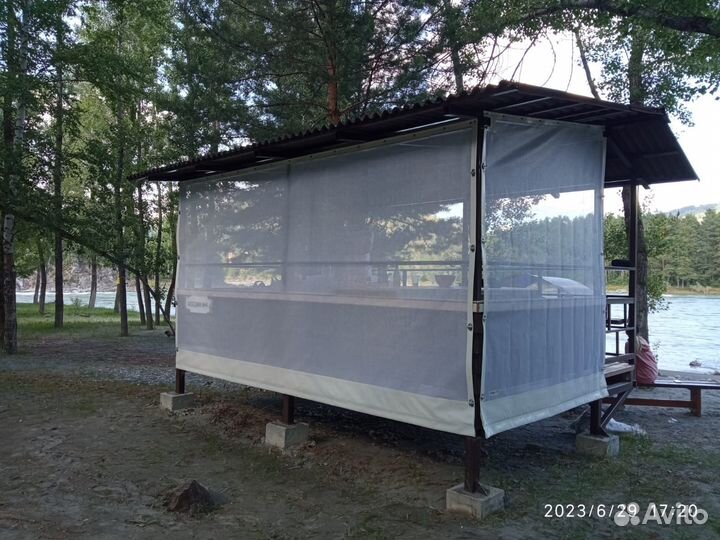 Рулонные шторы из москитные сетки на беседку