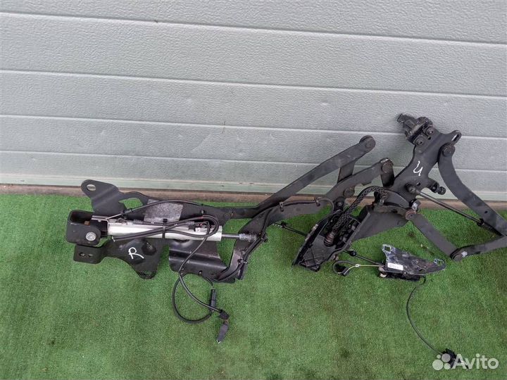 Петля крышки багажника Opel Astra H (2004-2014)