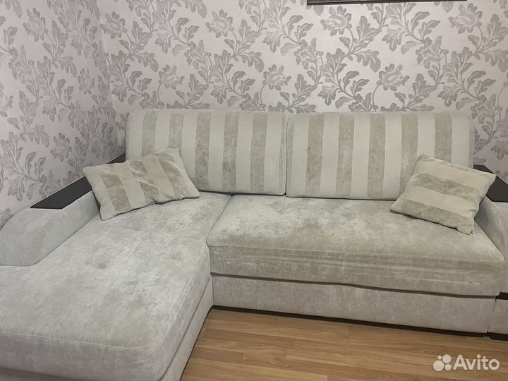 Большой угловой диван бу