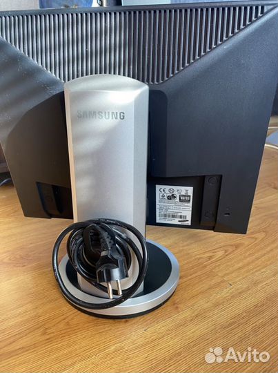 Монитор Samsung 940n, 19 дюймов, 1280*1024