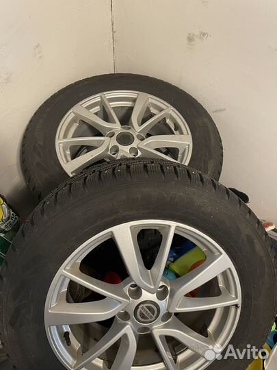 Зимняя резина с дисками r17 Nokian nordman