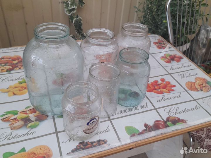 Банки стеклянные 3,07,05 литра,винтовые всякие