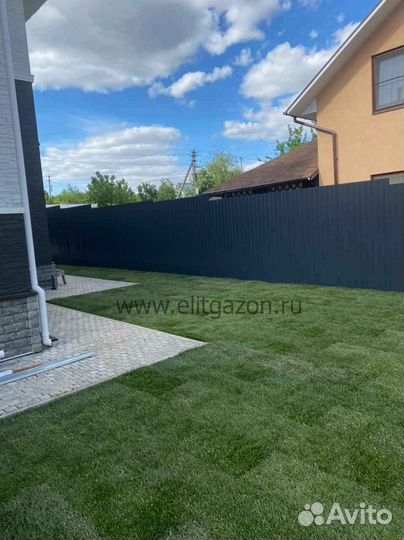 Укладка рулонного газона