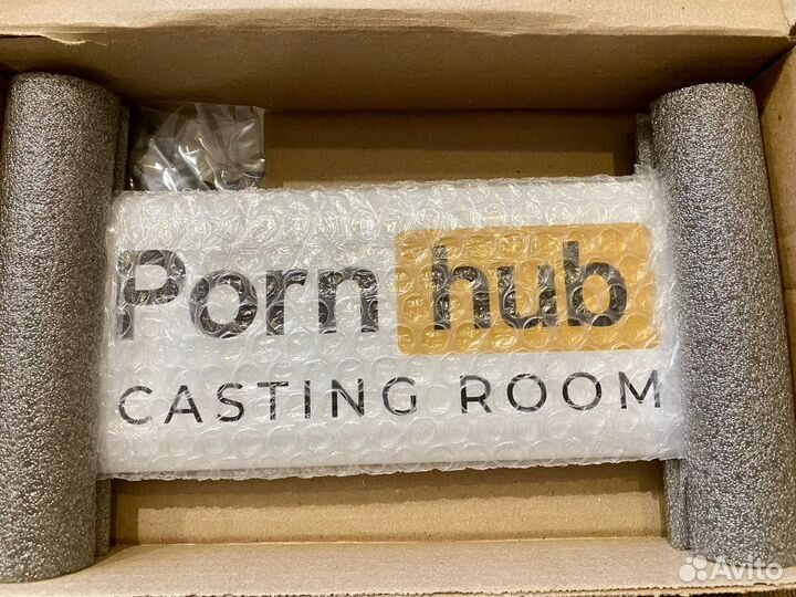 Табличка Pornhub