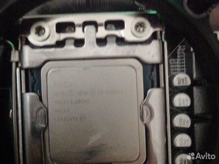 Материнская плата с процессором и памятью