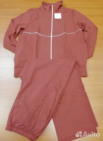Новый костюм спортивный женский