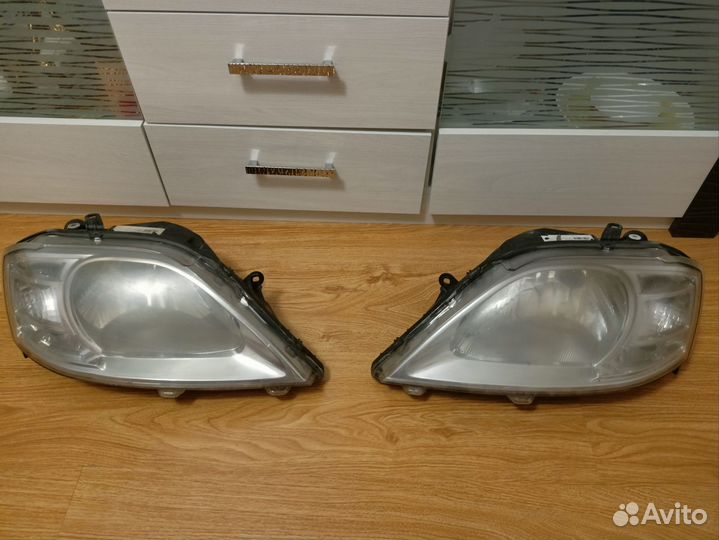 Передние фары Renault Logan
