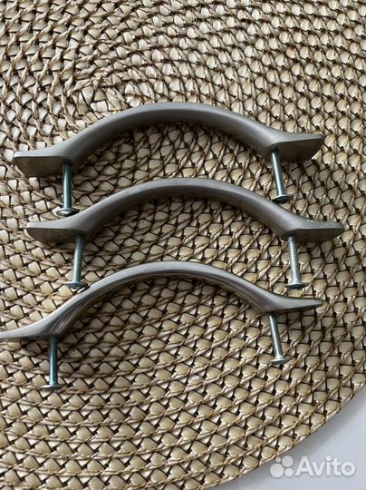 Мебельная ручка