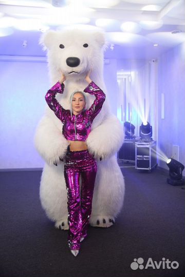 Поздравление белым мишкой чебурашкой