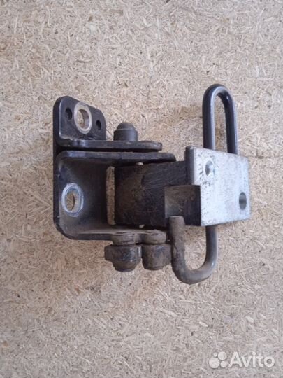 Петля двери задняя левая Volkswagen Passat B7 CCZ