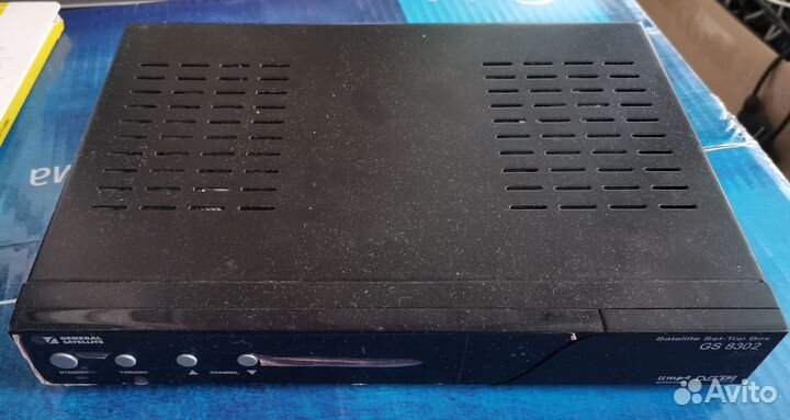 Триколор GS 8302