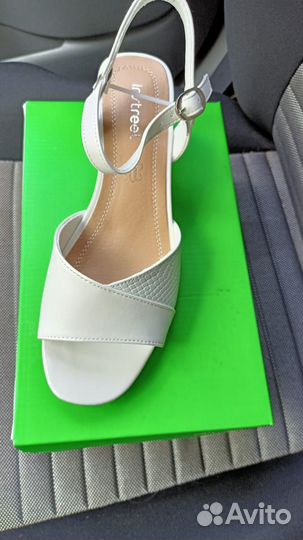 Босоножки женские