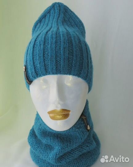Шапка шерстяная вязаная и снуд