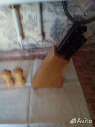 Разделочные доски,набор ножей,набор для специй дер