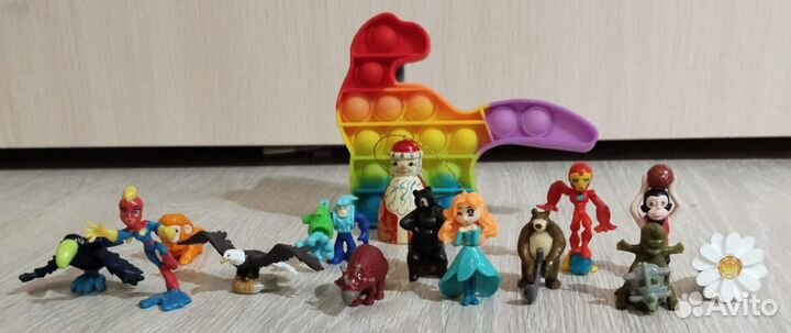 Игрушки Киндер и поп-ит