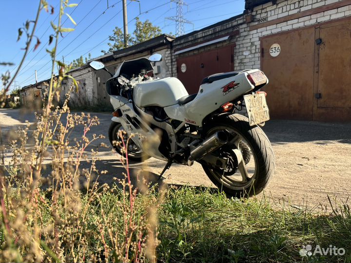 Suzuki gsx 400r