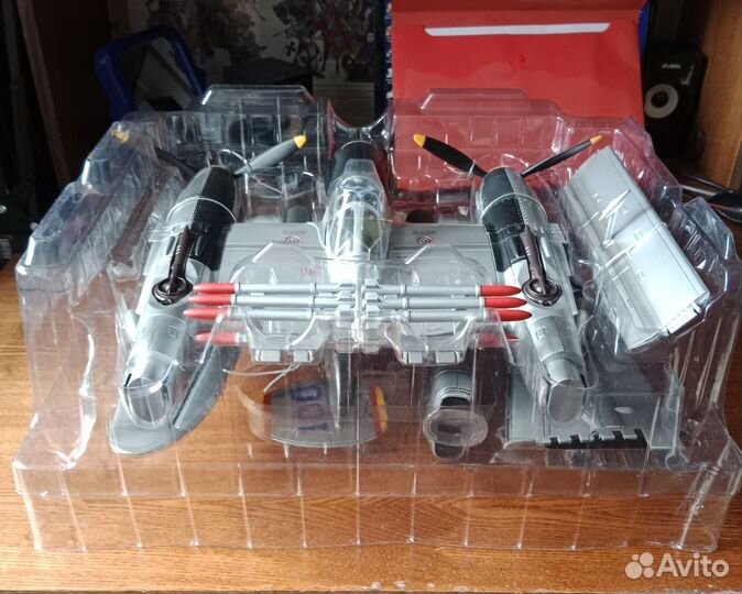 Модель самолёта lockheed P-38L liqhtninq М 1:18