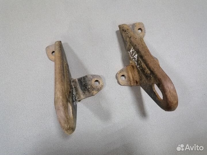 Буксировочная проушина Kia Joice 1999-2003