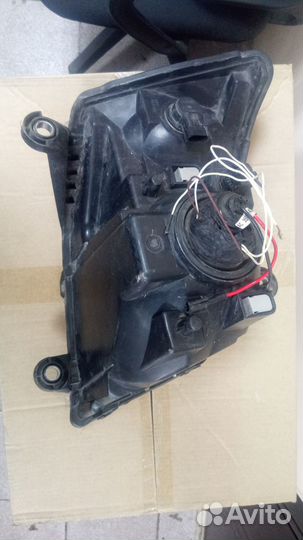 Фары Chrysler Voyager 5